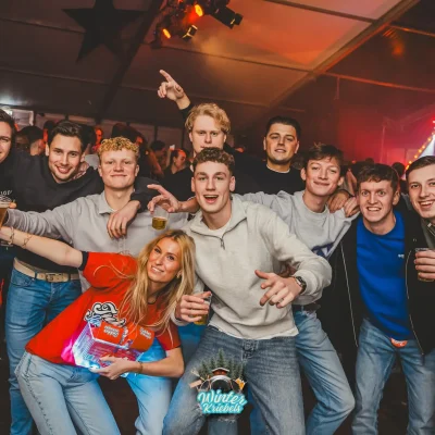 Tukker Schnaps promodames op zomerfeesten in Twente (1)